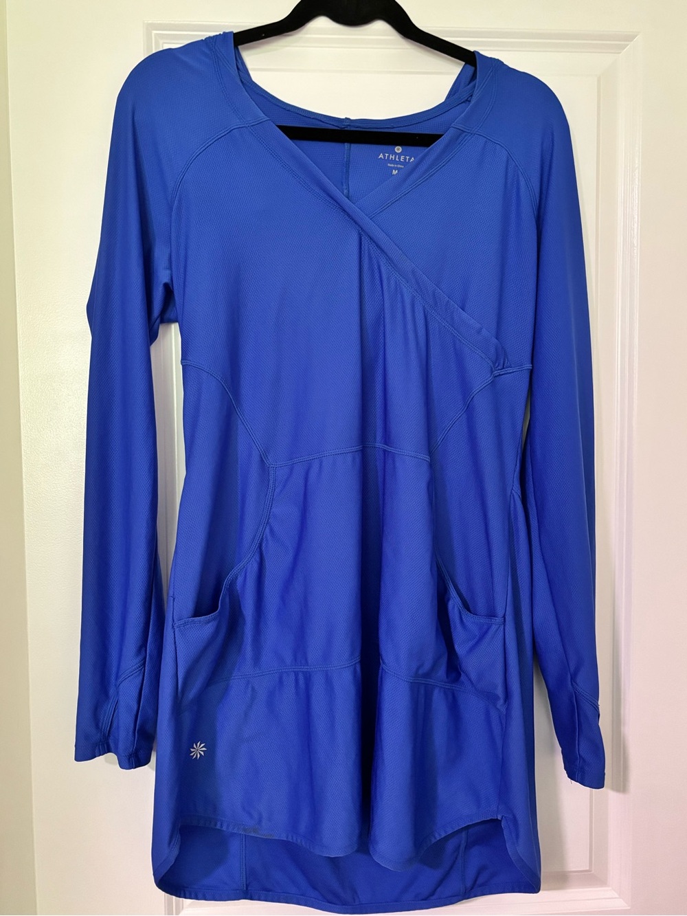Athleta Royal Blue Long Sleeve Performance Tunic with Pockets